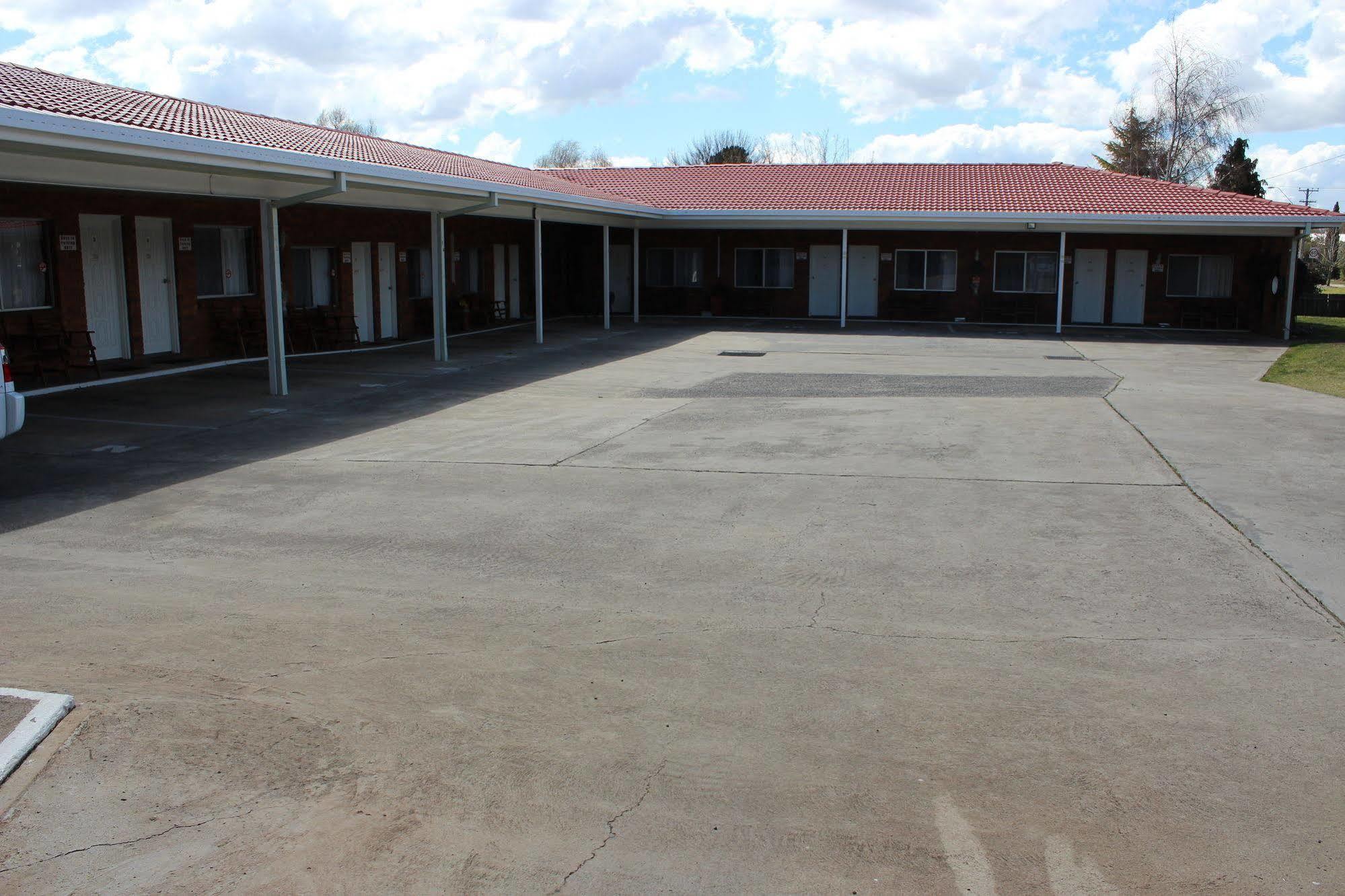 Glen Innes Lodge Motel Экстерьер фото